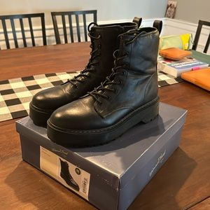 Combat boots Women’s Size 11